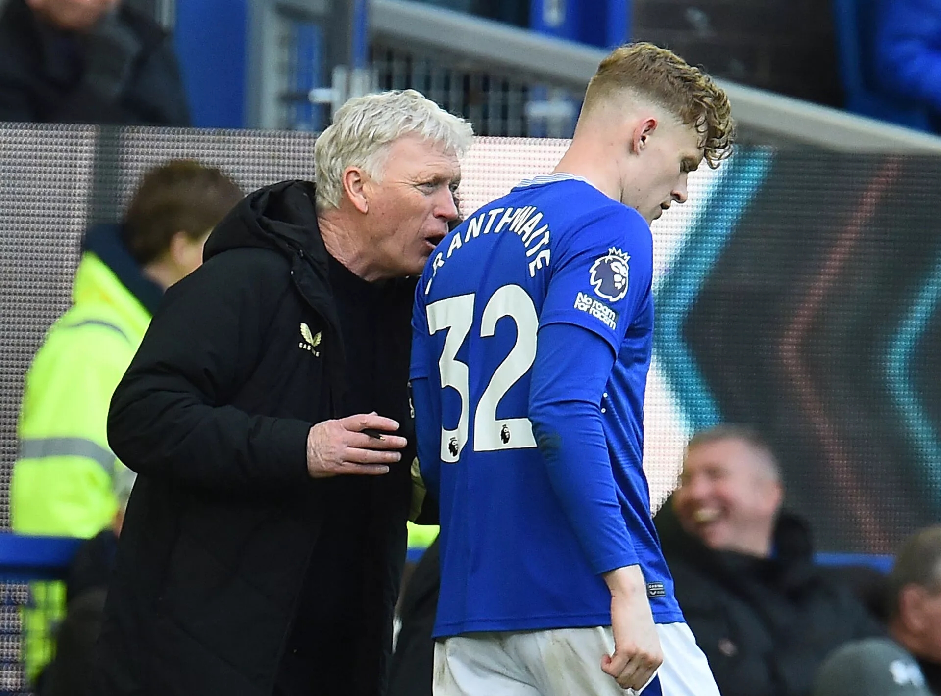 Everton ràng buộc tương lai Jarrad Branthwaite đến năm 2030, củng cố niềm tin tái thiết
